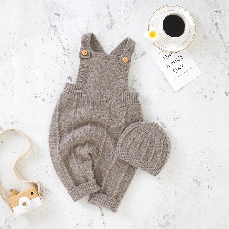 Knitted newborn rompers and hats set in light gray with buttons and comfortable straps for infants